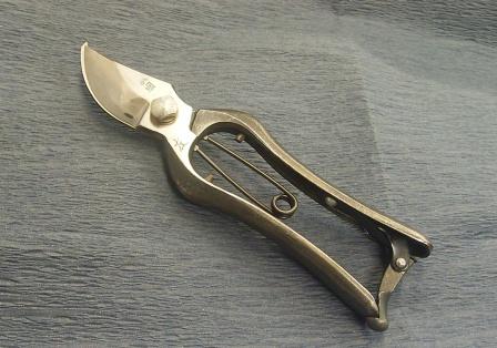 剪定ハサミ（左用）の１８ｃｍが入荷しました！